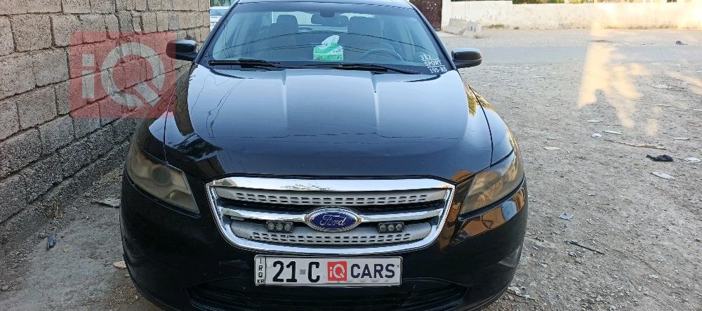 Ford Taurus